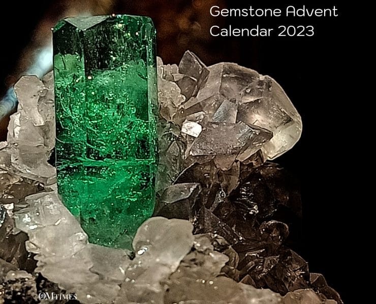 Gemstone Advent Calendar Day 04 - Emerald